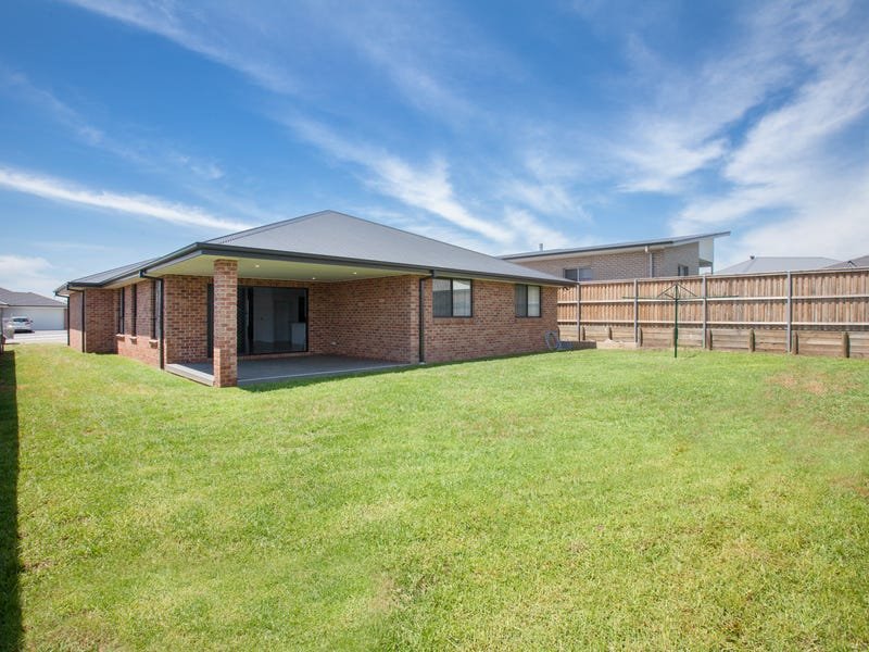 20 Threadtail Street CHISHOLM 22
