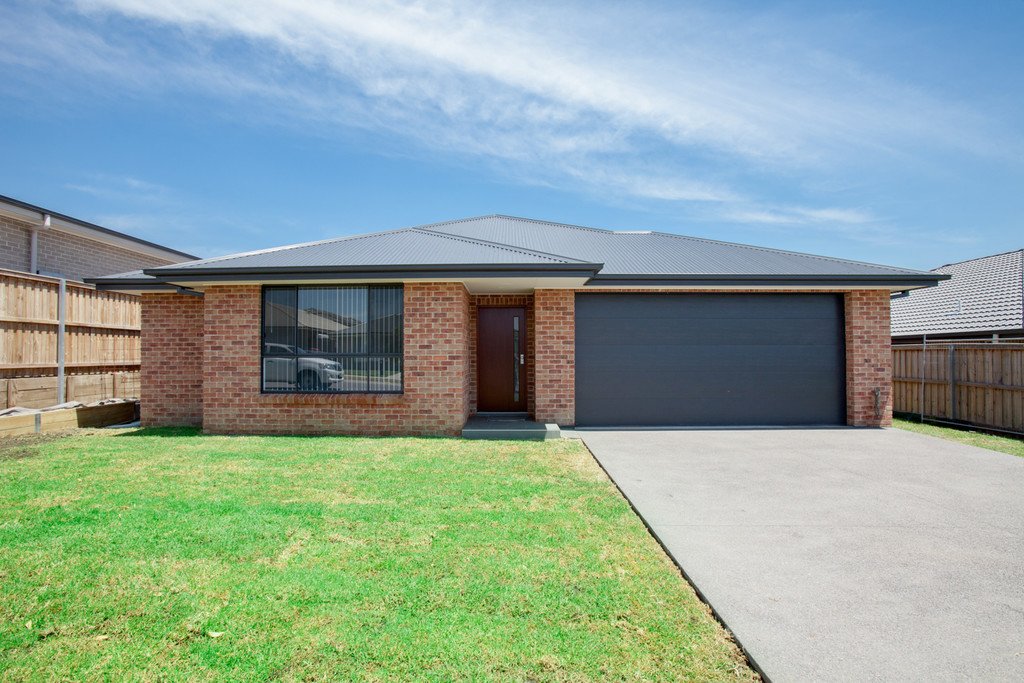 20 Threadtail Street CHISHOLM 1