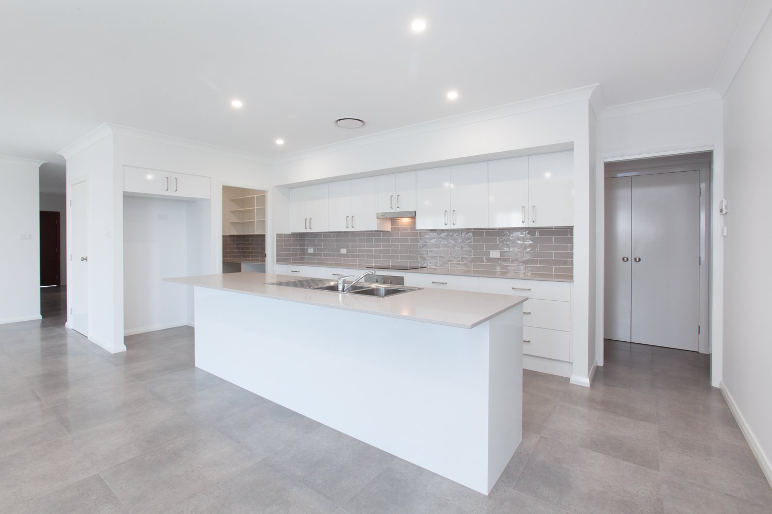 20 Threadtail Street CHISHOLM 3