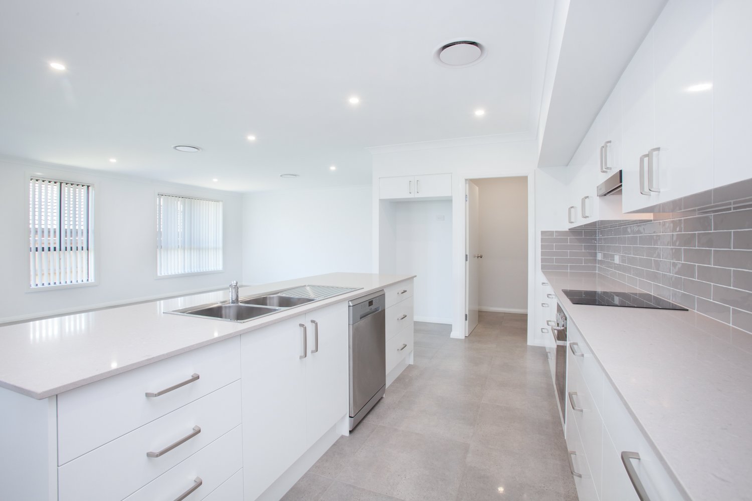20 Threadtail Street CHISHOLM 5