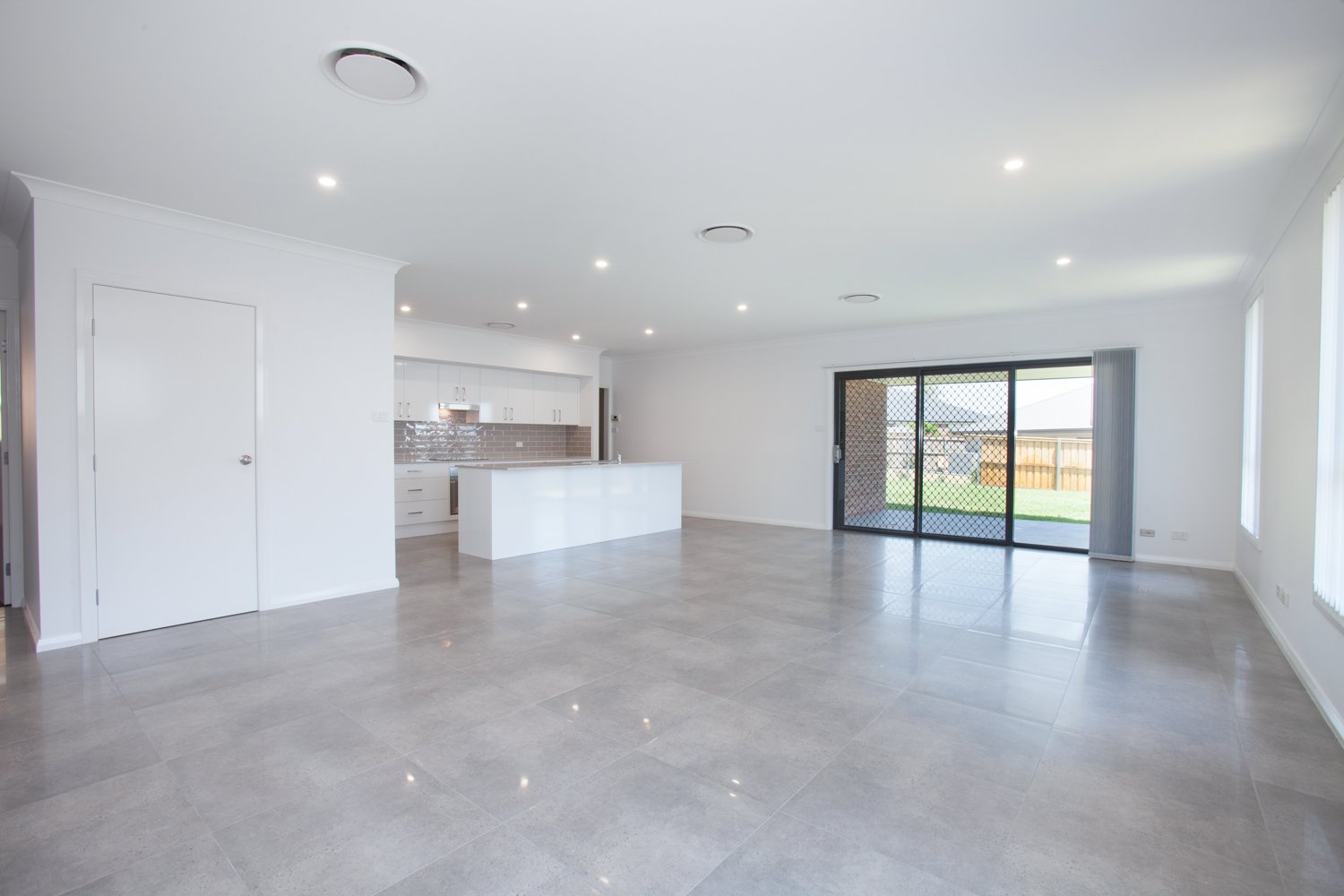 20 Threadtail Street CHISHOLM 7