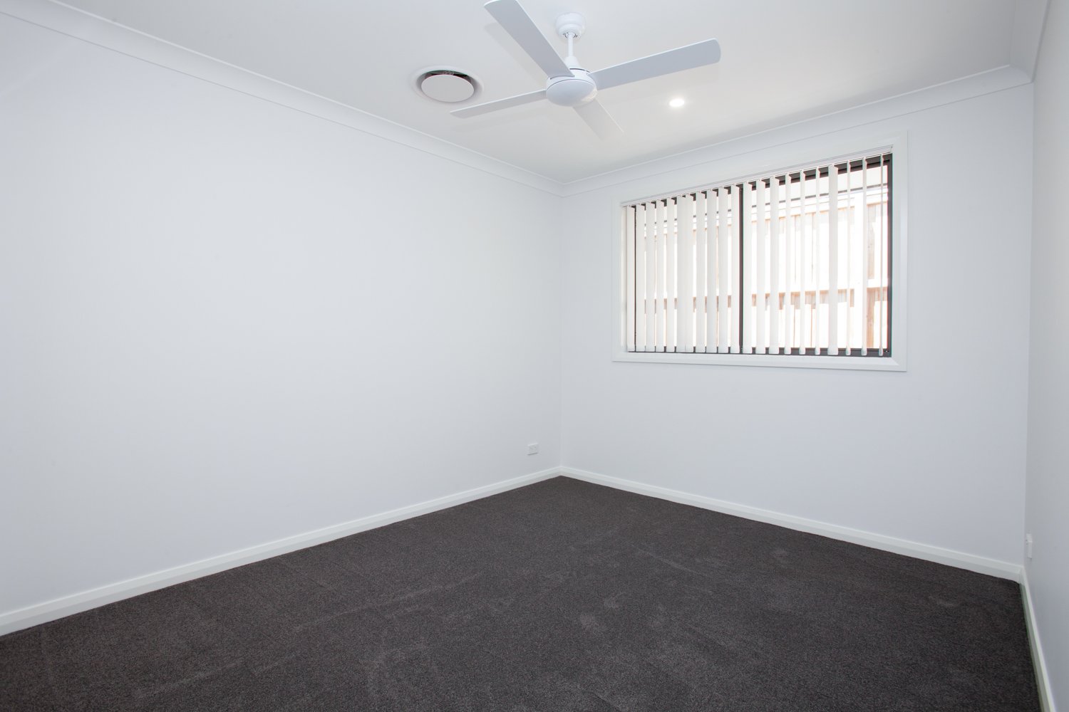 20 Threadtail Street CHISHOLM 14