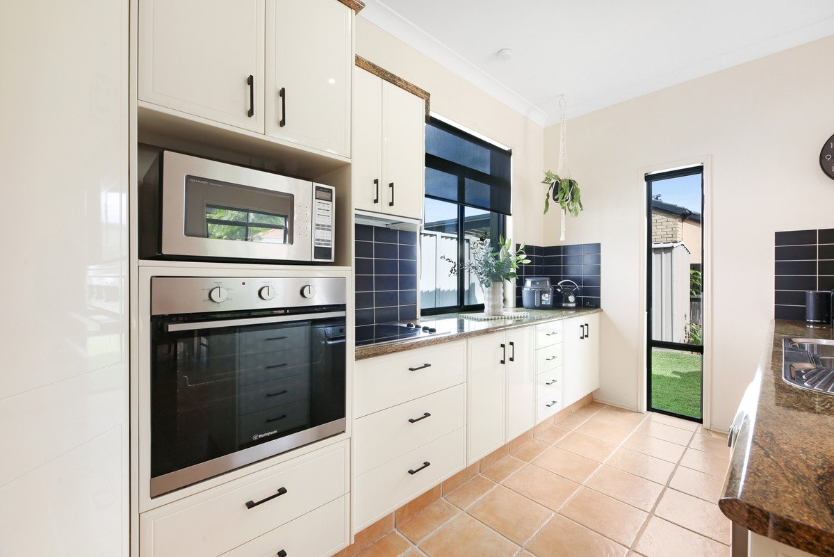 20 Tropicana Circuit Burleigh Waters 9