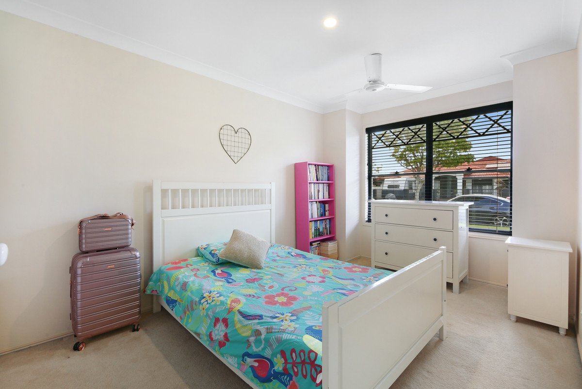 20 Tropicana Circuit Burleigh Waters 17