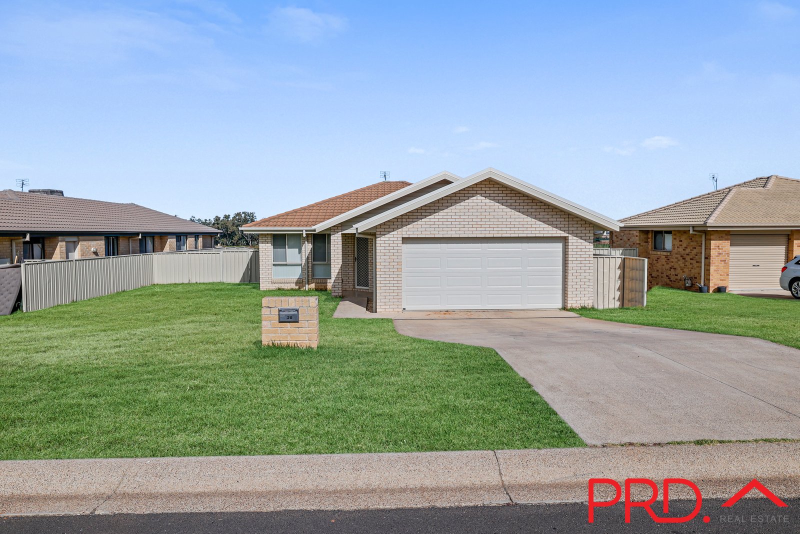 20 Tulipwood Crescent TAMWORTH 1