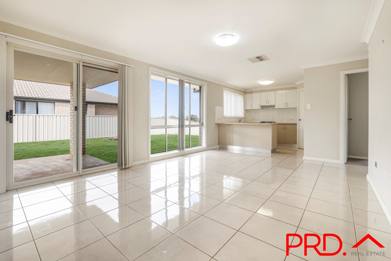 20 Tulipwood Crescent TAMWORTH 6