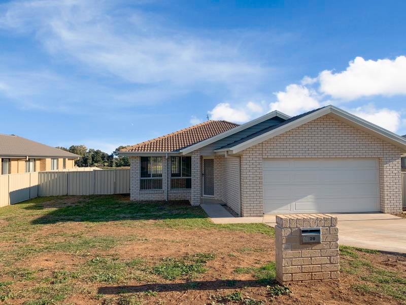 20 Tulipwood Crescent TAMWORTH 1