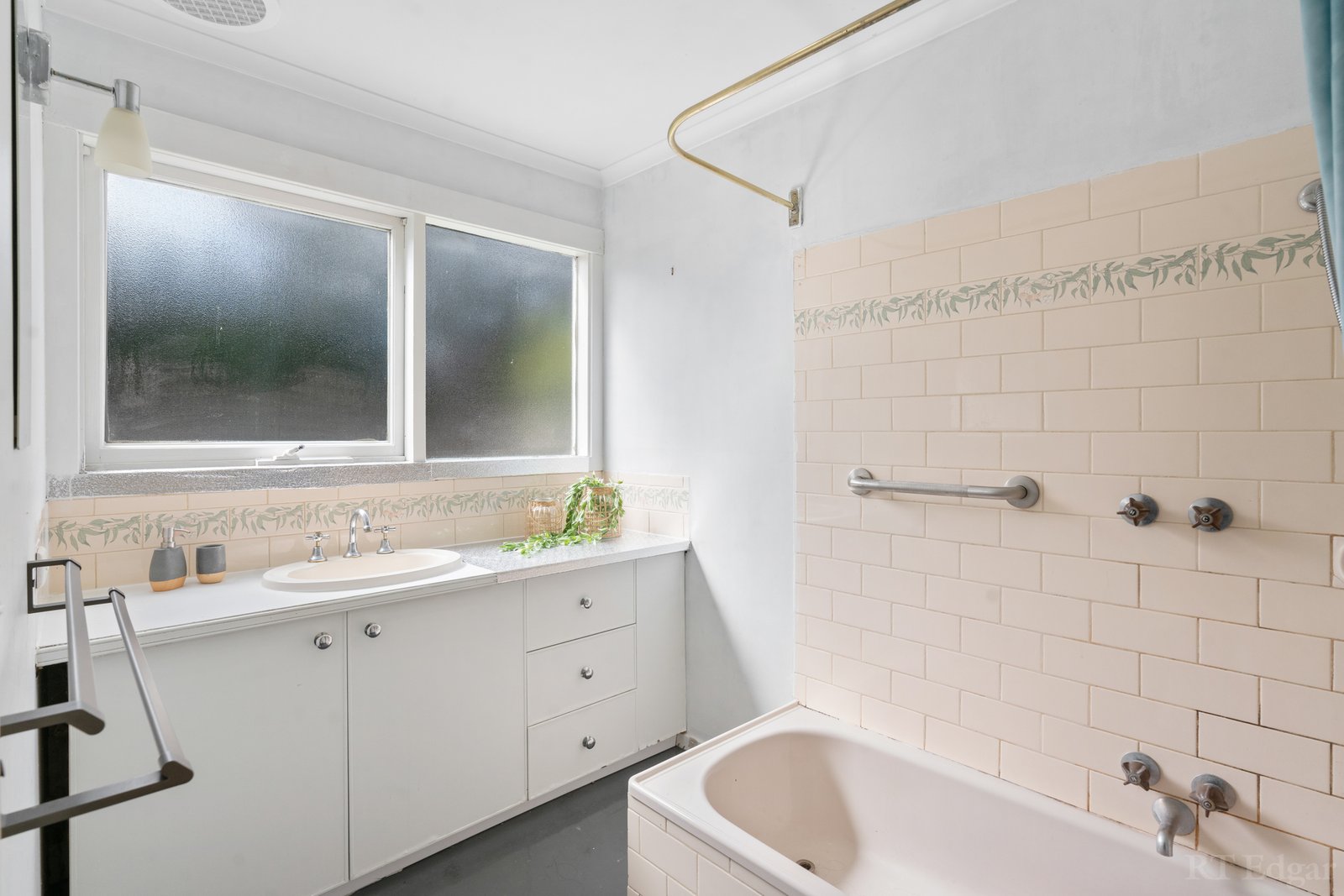 Real Estate and Property in 20 Valerie Court, Heathmont, VIC