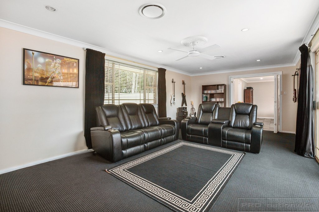 20 Welwin Crescent THORNTON 9