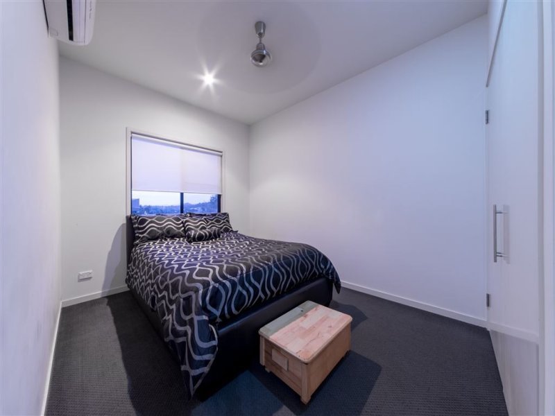 20 Whitehaven Crescent CANNONVALE 10