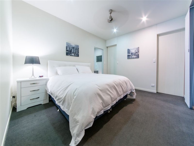 20 Whitehaven Crescent CANNONVALE 15