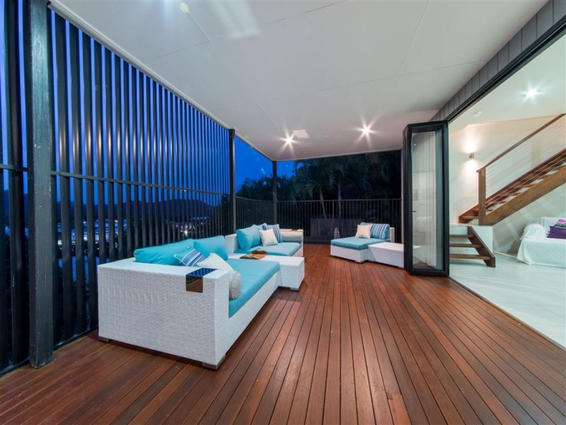 20 Whitehaven Crescent CANNONVALE 16