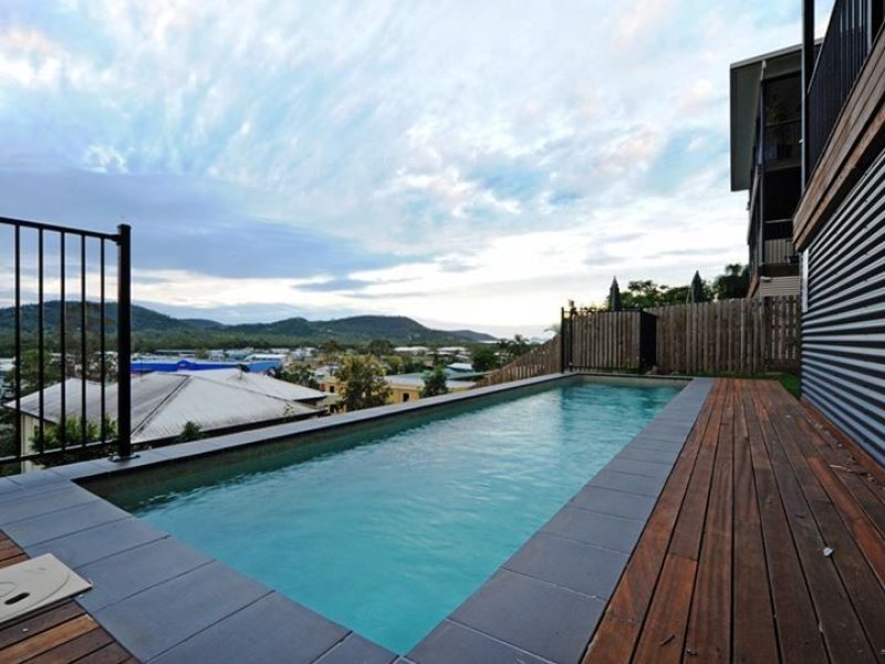 20 Whitehaven Crescent CANNONVALE 17