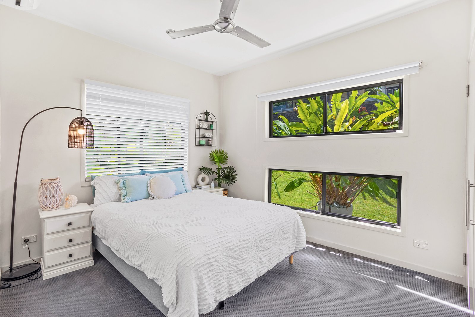 20 Whitehaven Crescent CANNONVALE 10