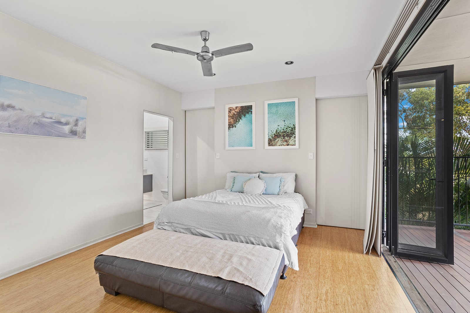 20 Whitehaven Crescent CANNONVALE 11