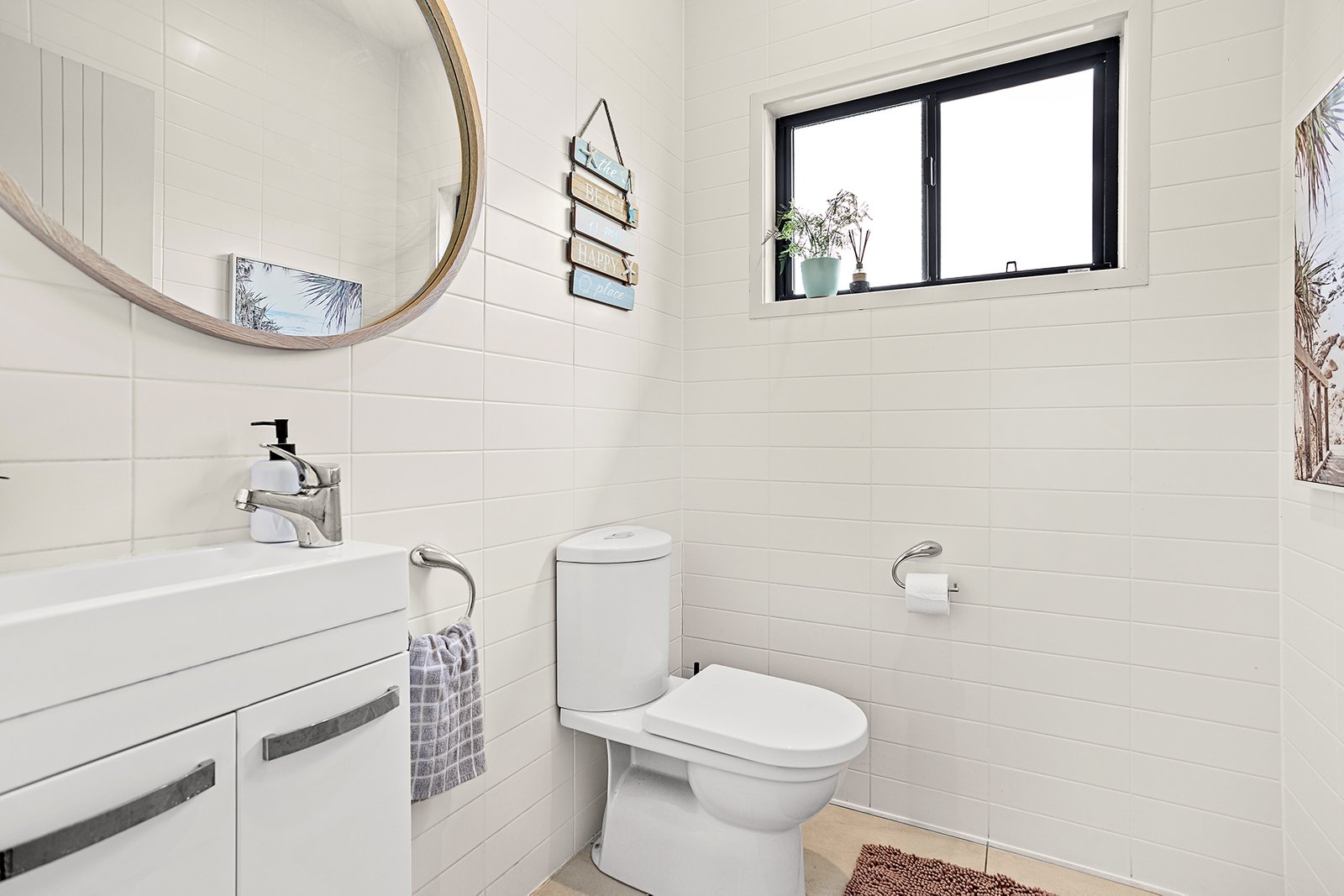 20 Whitehaven Crescent CANNONVALE 19