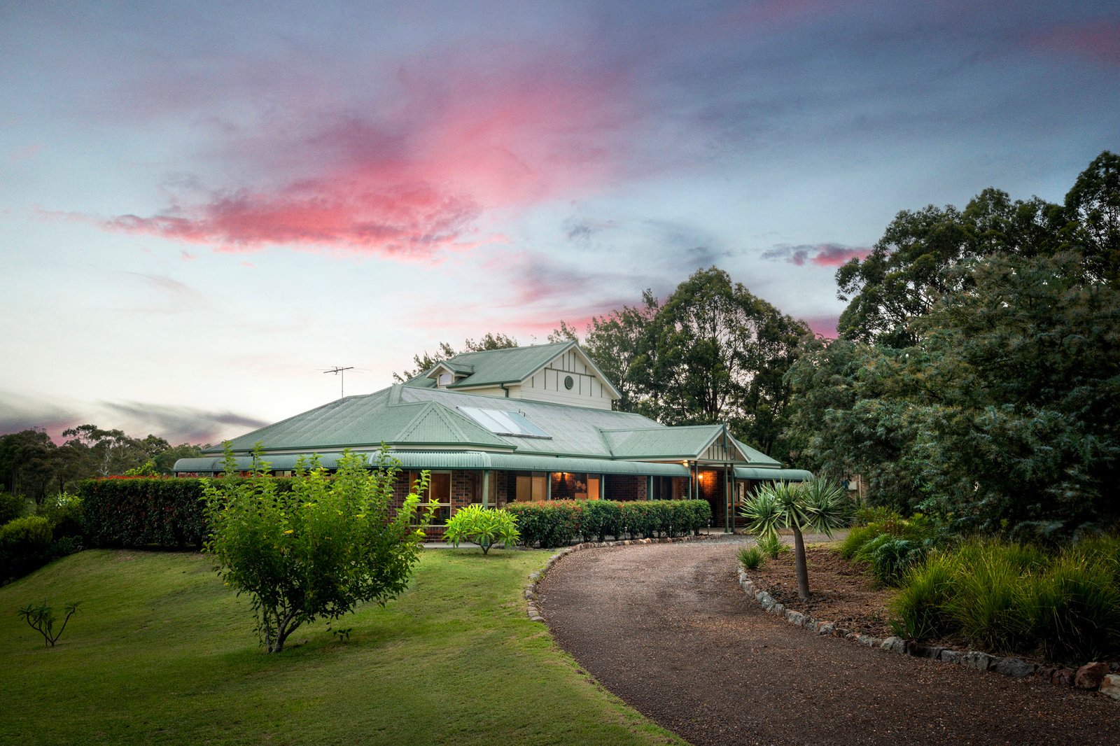 20 Willovale Drive BOLWARRA HEIGHTS 2