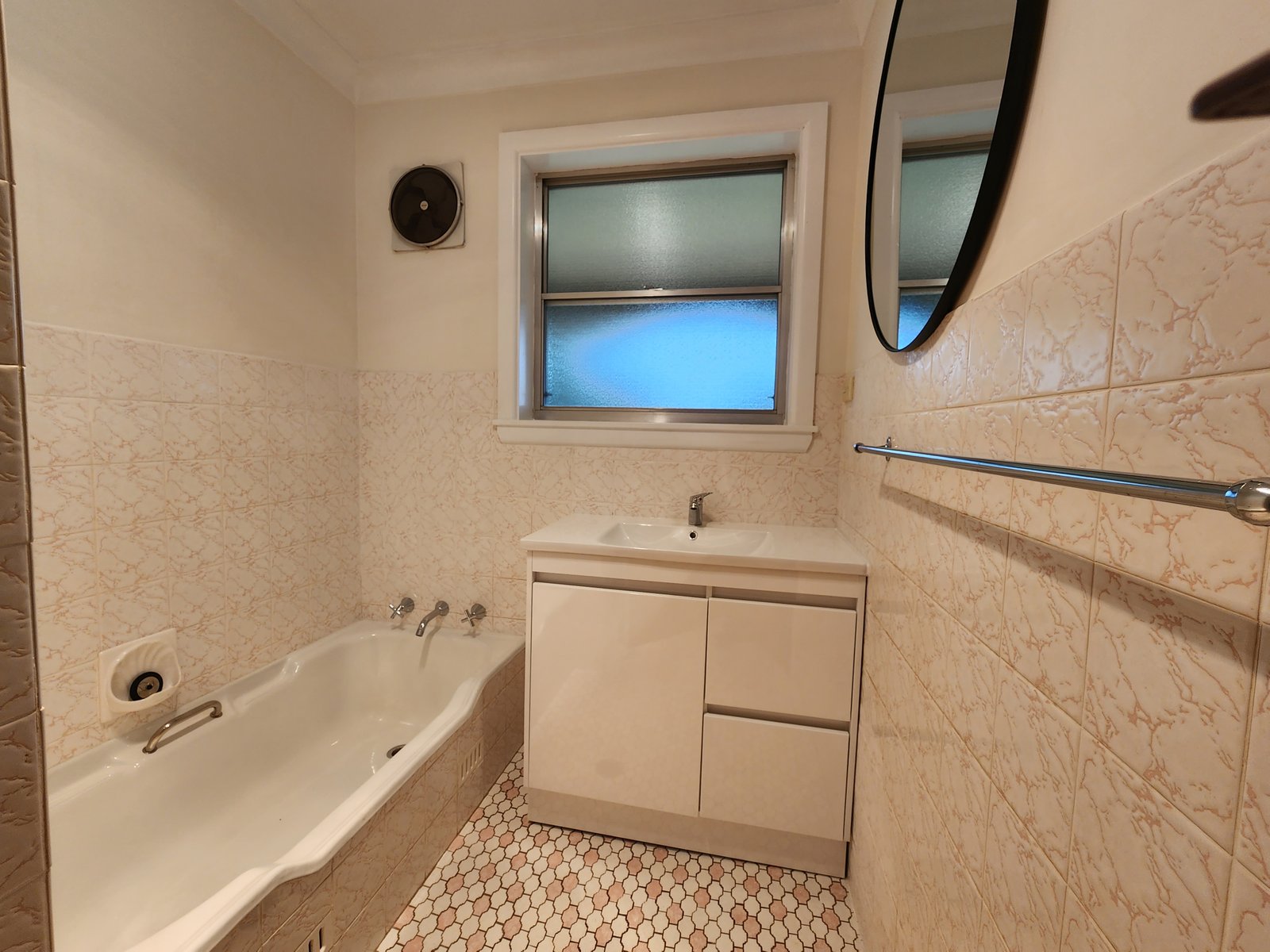 200 Capper Street TUMUT 8