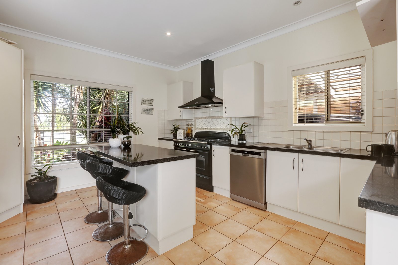 200 Farmborough Road FARMBOROUGH HEIGHTS 4