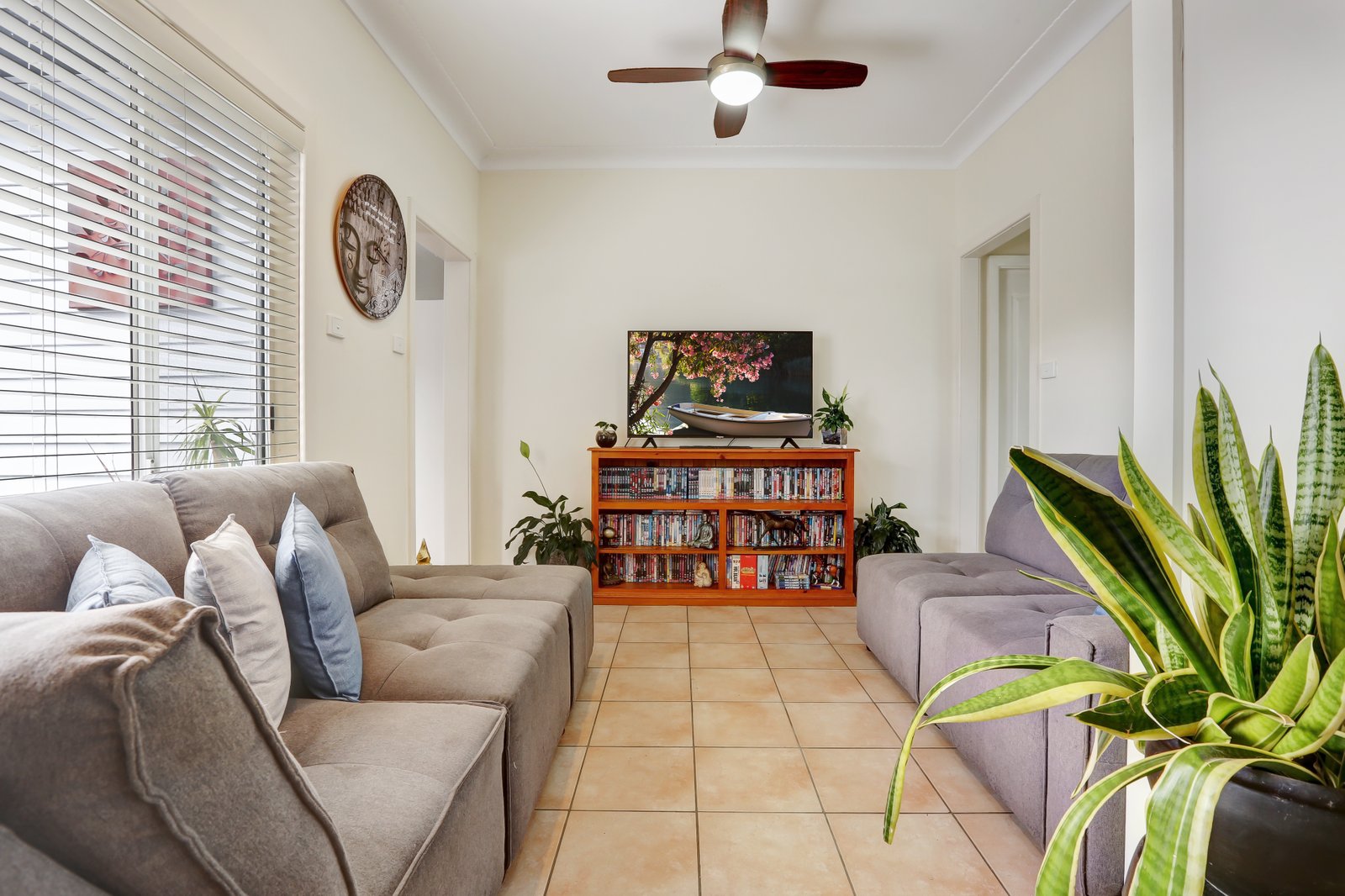 200 Farmborough Road FARMBOROUGH HEIGHTS 8