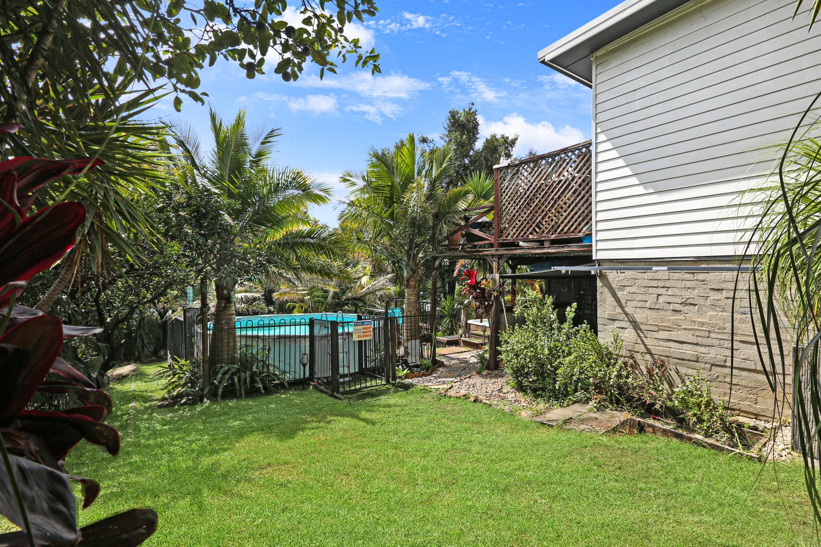 200 Farmborough Road FARMBOROUGH HEIGHTS 13