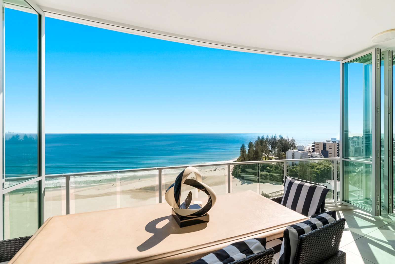 2001/120 Marine Pde  COOLANGATTA 4