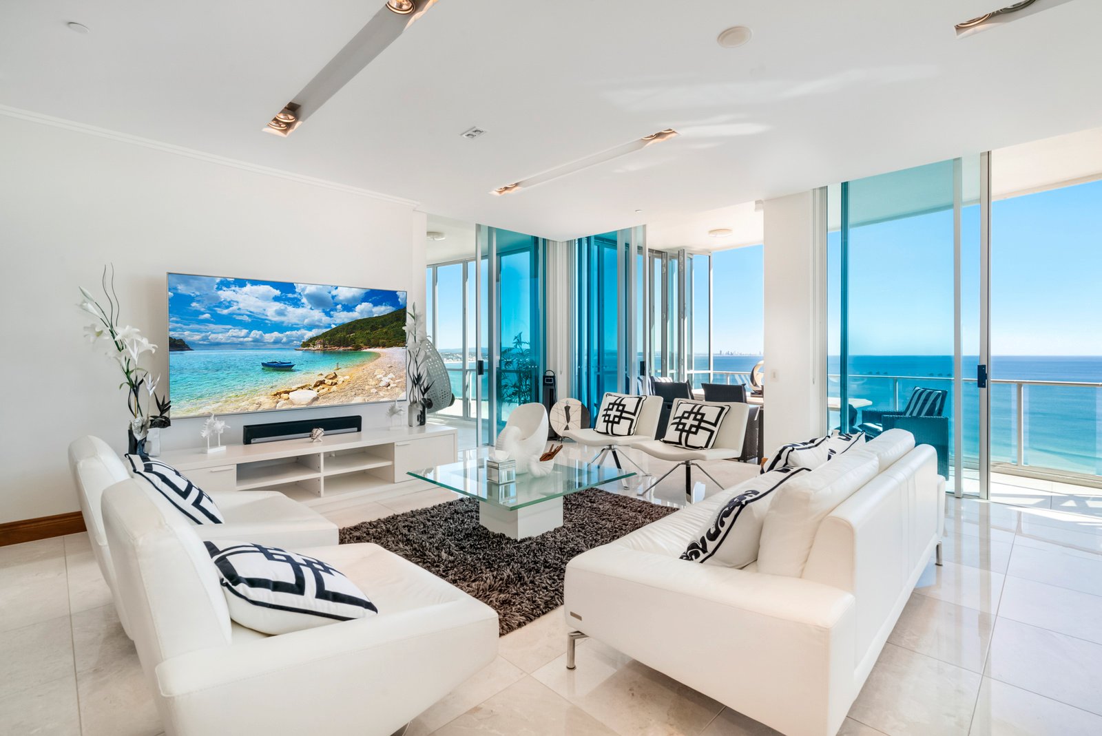 2001/120 Marine Pde  COOLANGATTA 6