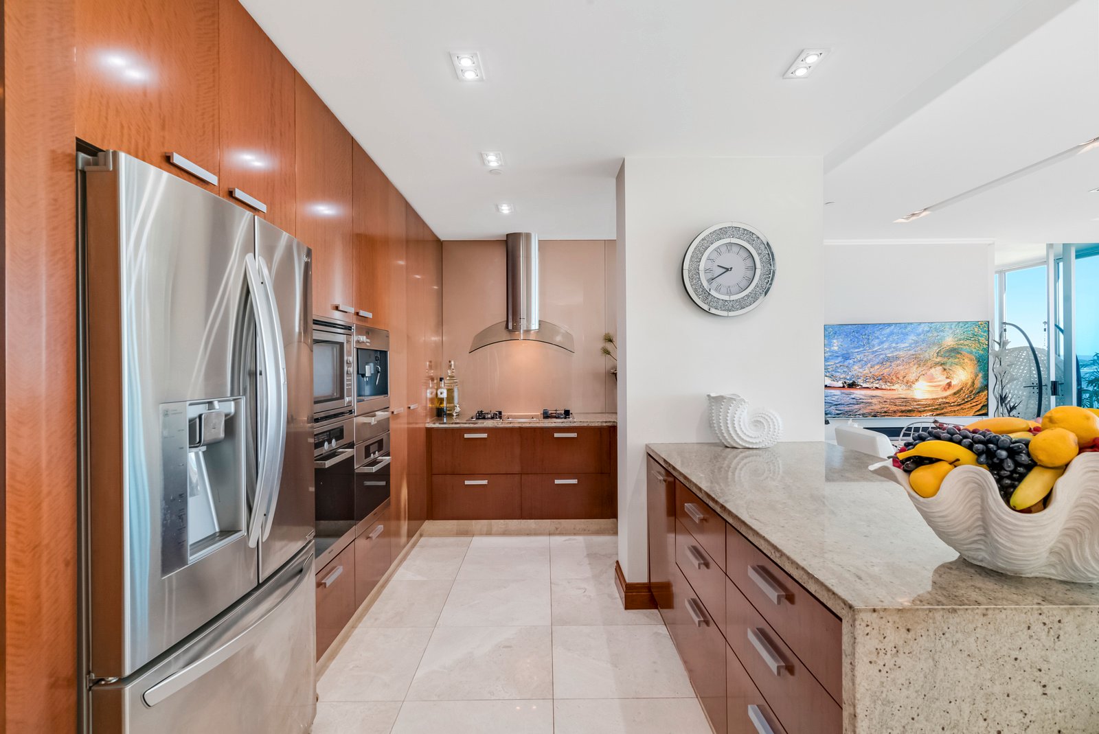 2001/120 Marine Pde  COOLANGATTA 7