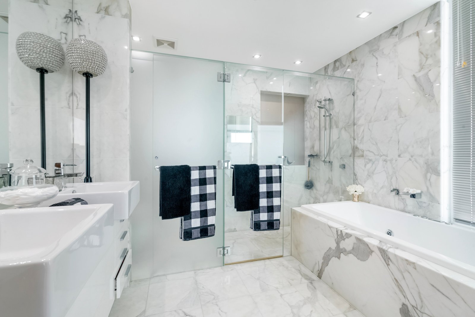 2001/120 Marine Pde  COOLANGATTA 14