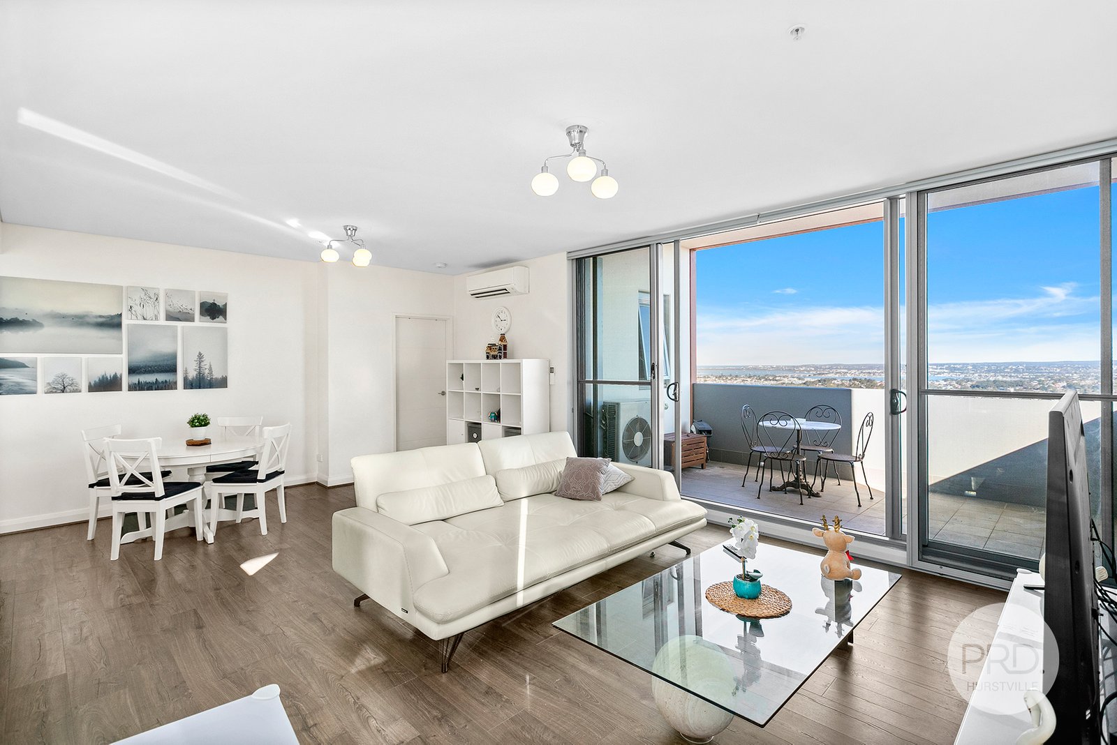 2002/2 Jack Brabham Drive HURSTVILLE 2