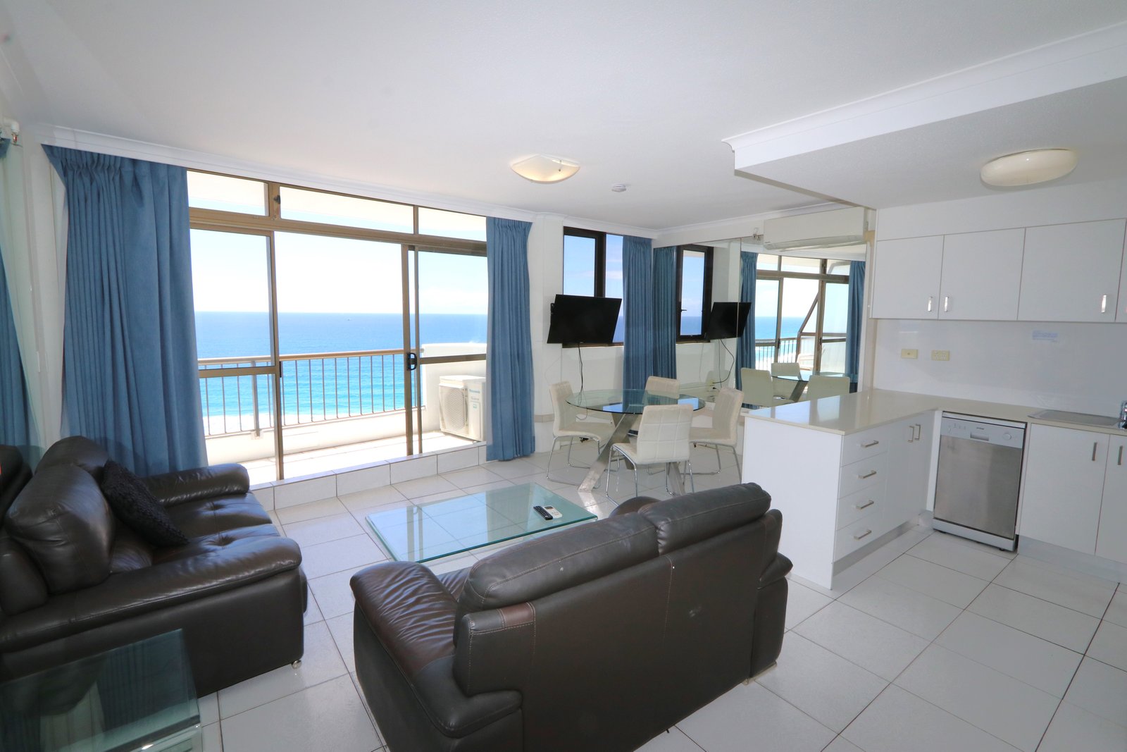 2002/9 Trickett Street SURFERS PARADISE 2