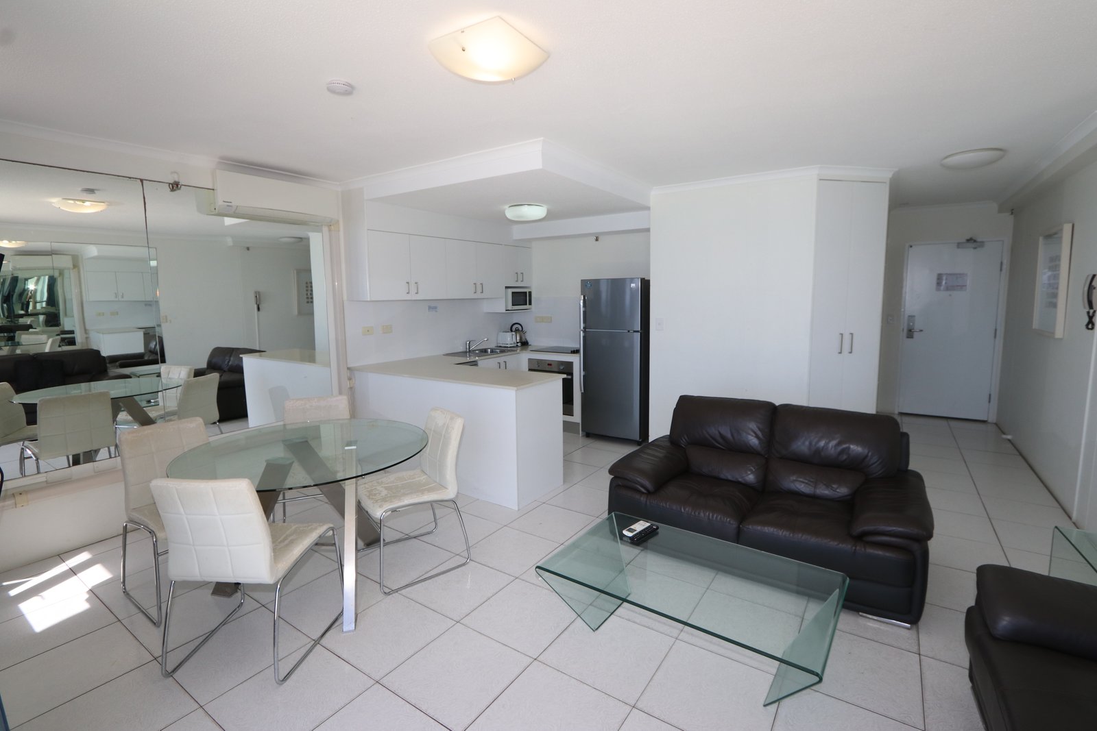 2002/9 Trickett Street SURFERS PARADISE 3