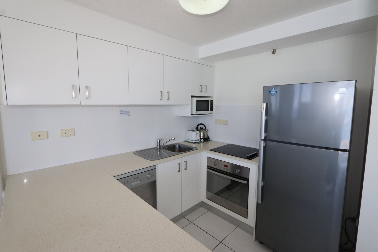 2002/9 Trickett Street SURFERS PARADISE 4