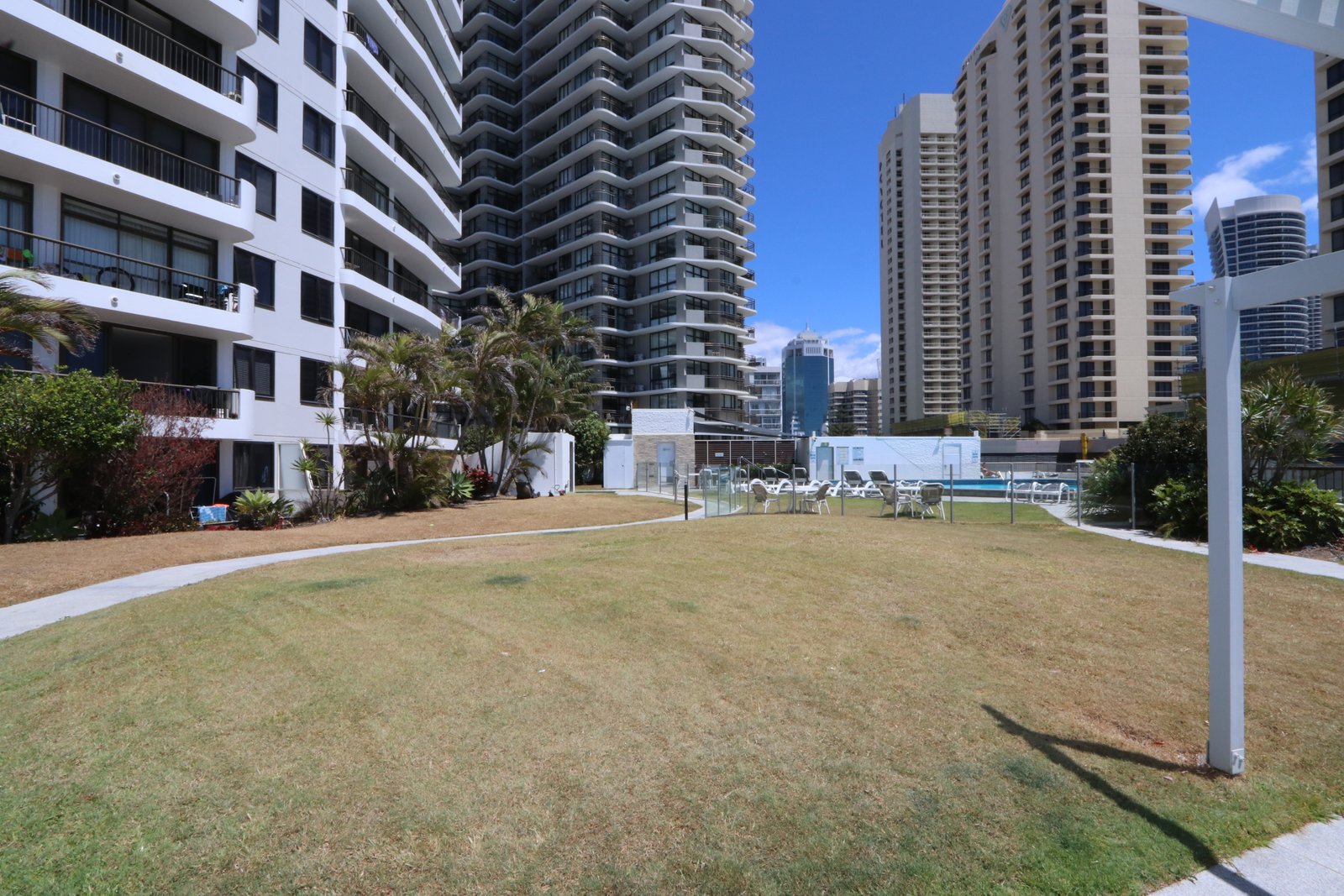2002/9 Trickett Street SURFERS PARADISE 10