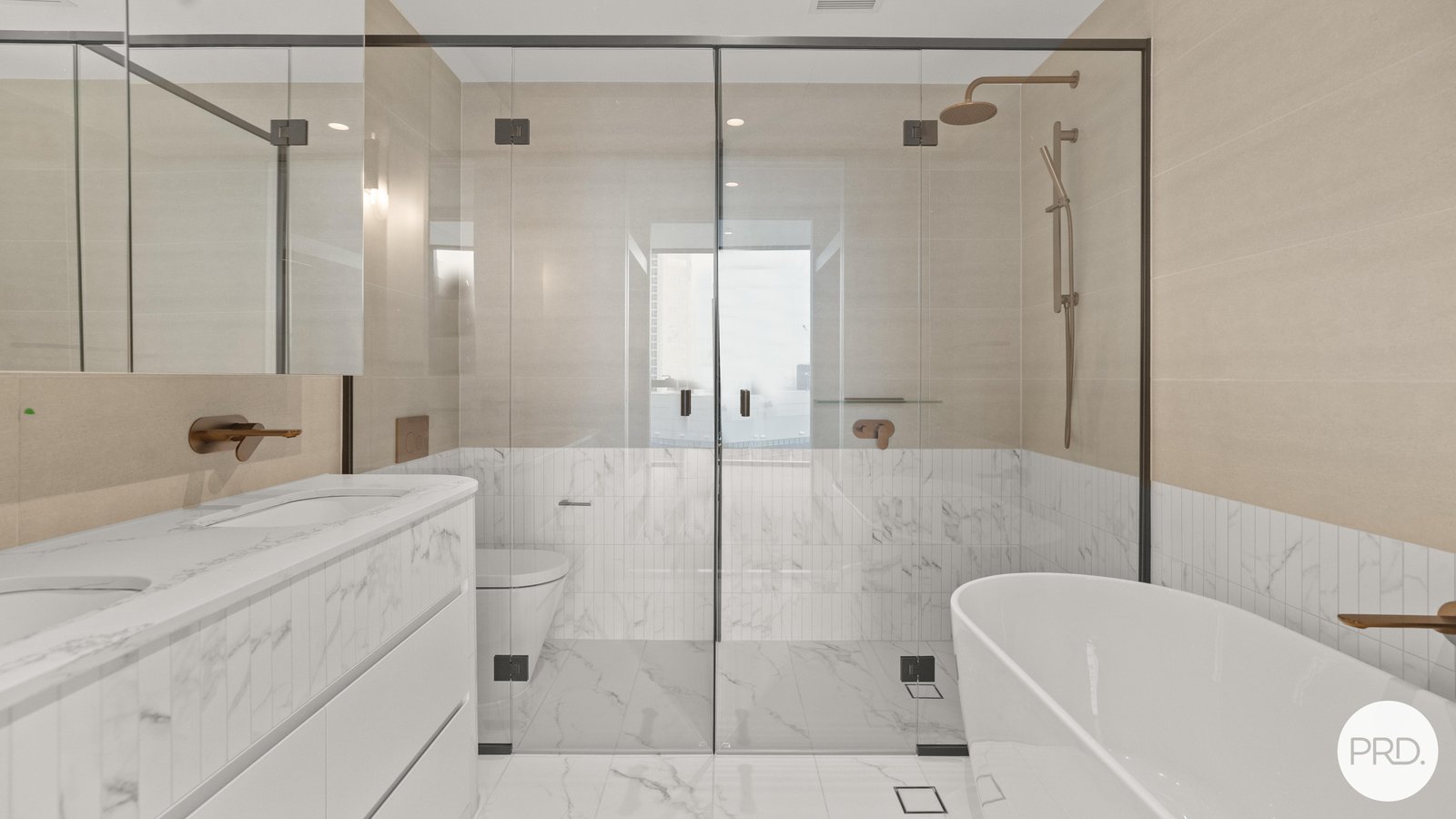 2003/63 La Trobe Street MELBOURNE 7