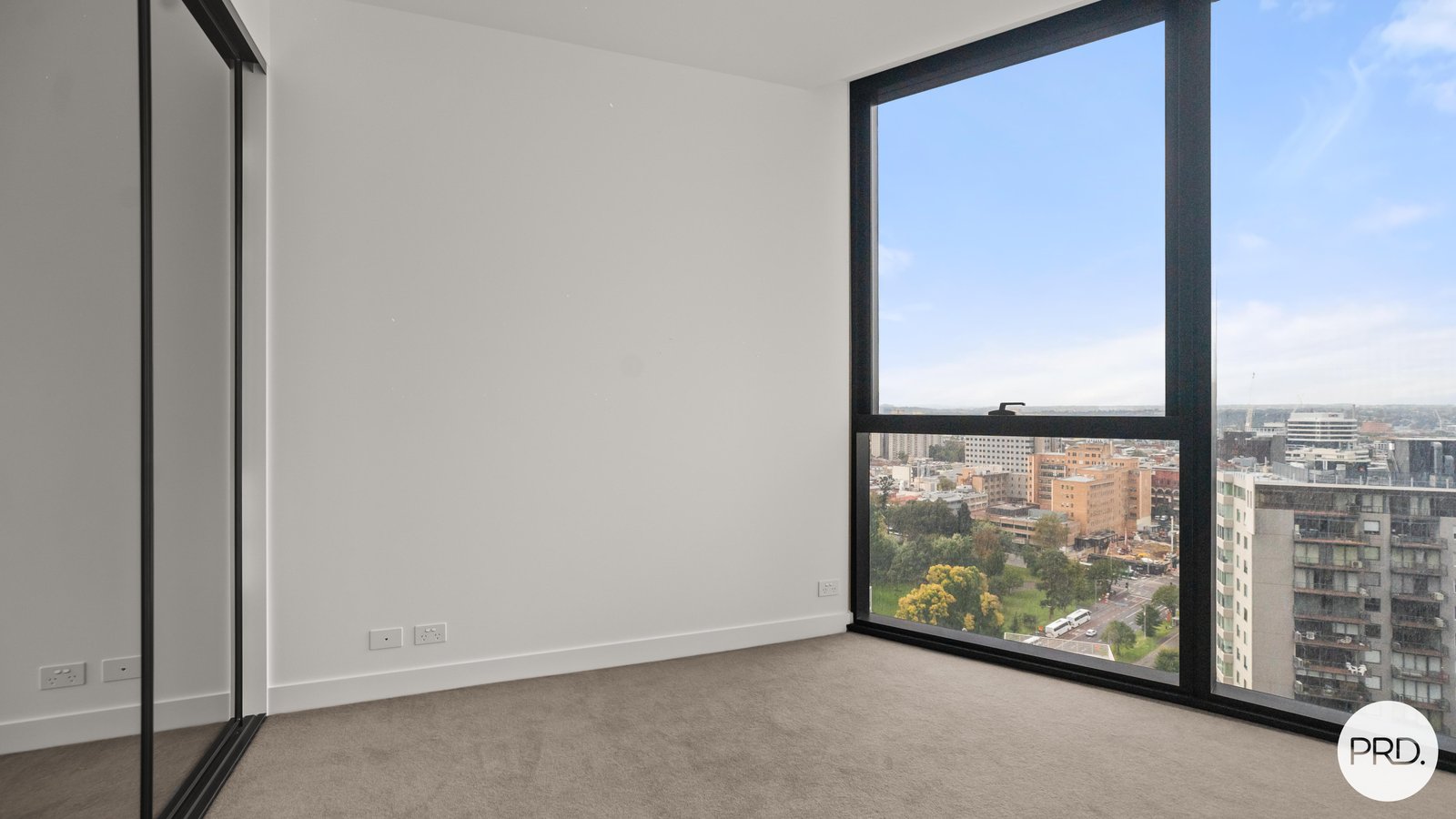 2003/63 La Trobe Street MELBOURNE 10