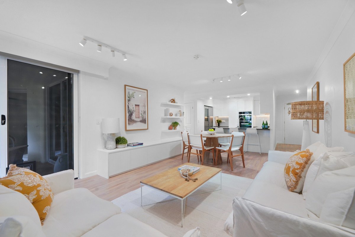 2004/220 The Esplanade Burleigh Heads 8