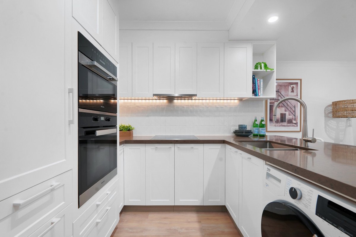 2004/220 The Esplanade Burleigh Heads 12