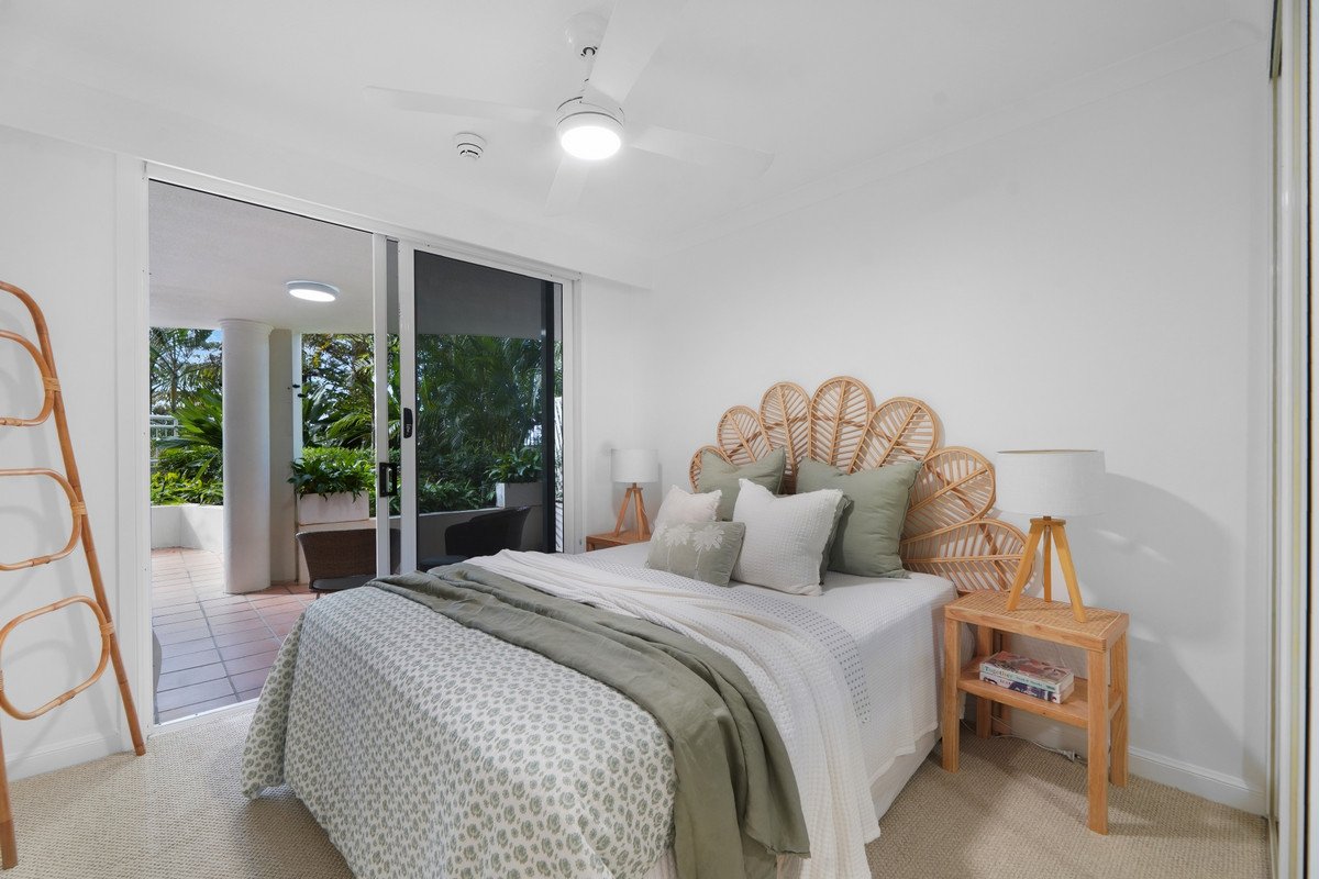 2004/220 The Esplanade Burleigh Heads 13