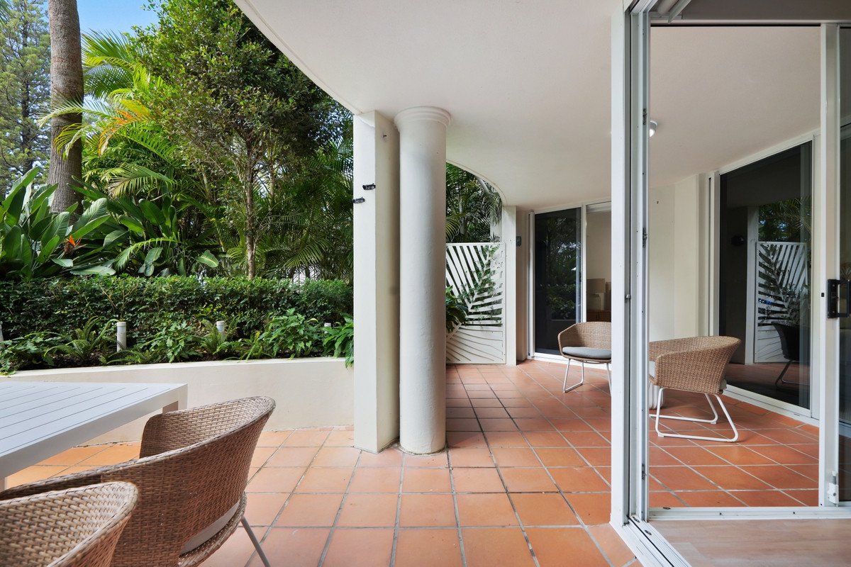 2004/220 The Esplanade Burleigh Heads 18