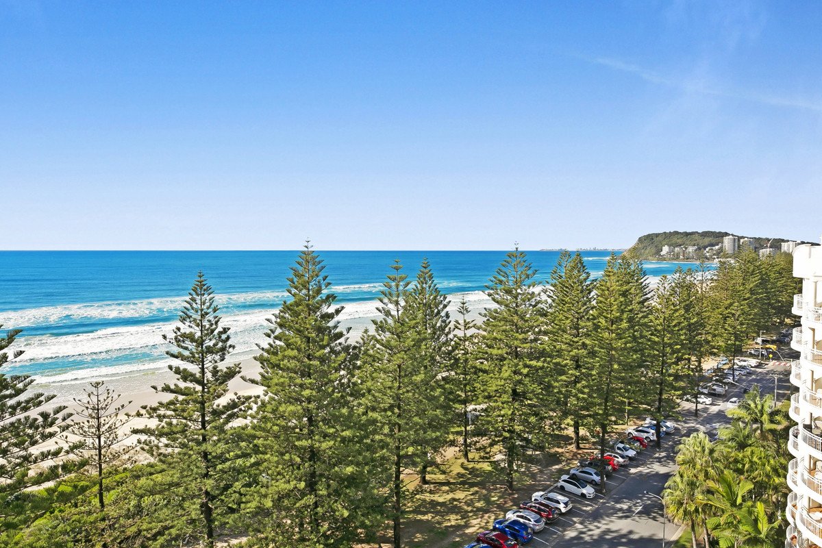 2004/220 The Esplanade Burleigh Heads 31