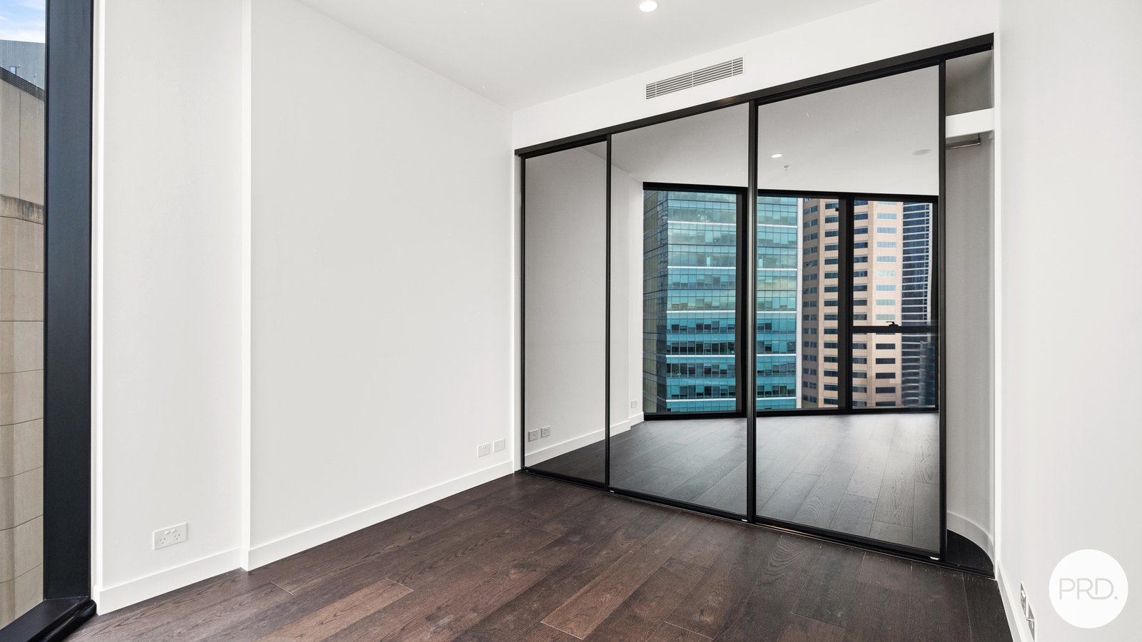 2005/63 La Trobe Street MELBOURNE 3