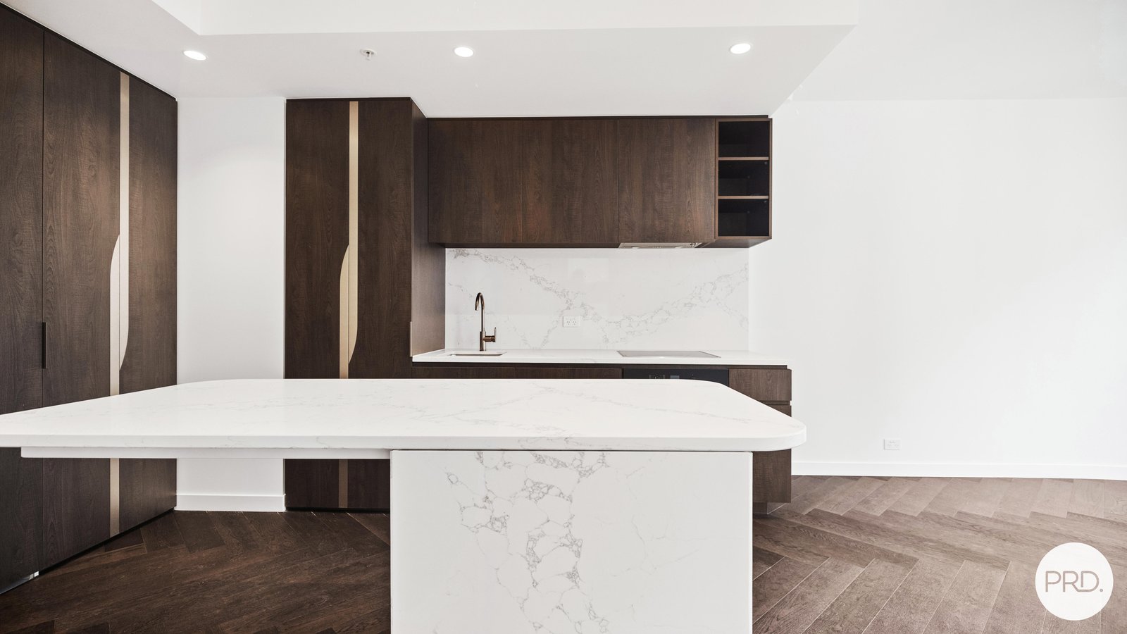 2005/63 La Trobe Street MELBOURNE 5