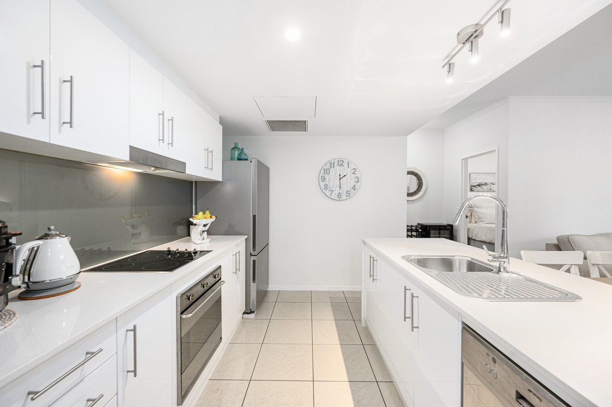 2008/1 Ocean Street BURLEIGH HEADS 6