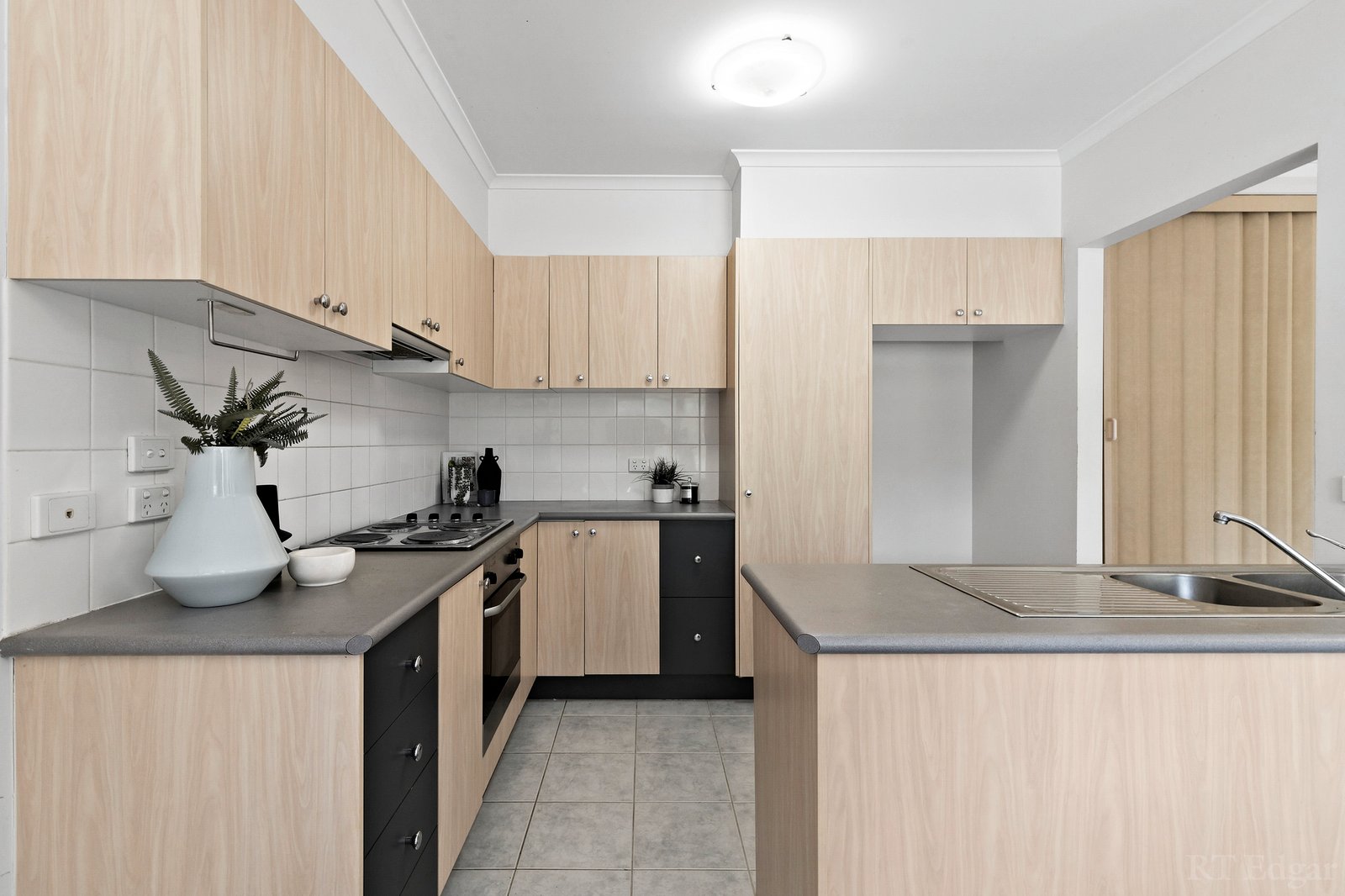 Real Estate and Property in 20/1 Bellevue Avenue, Doncaster East, VIC