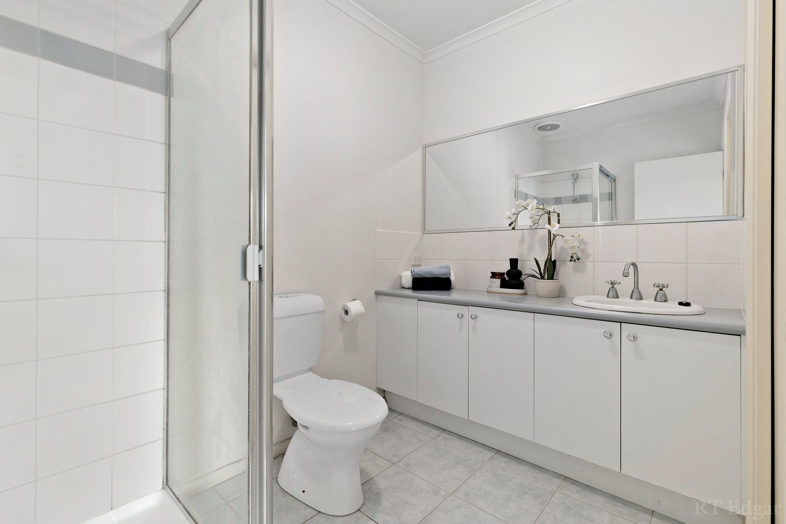 Real Estate and Property in 20/1 Bellevue Avenue, Doncaster East, VIC