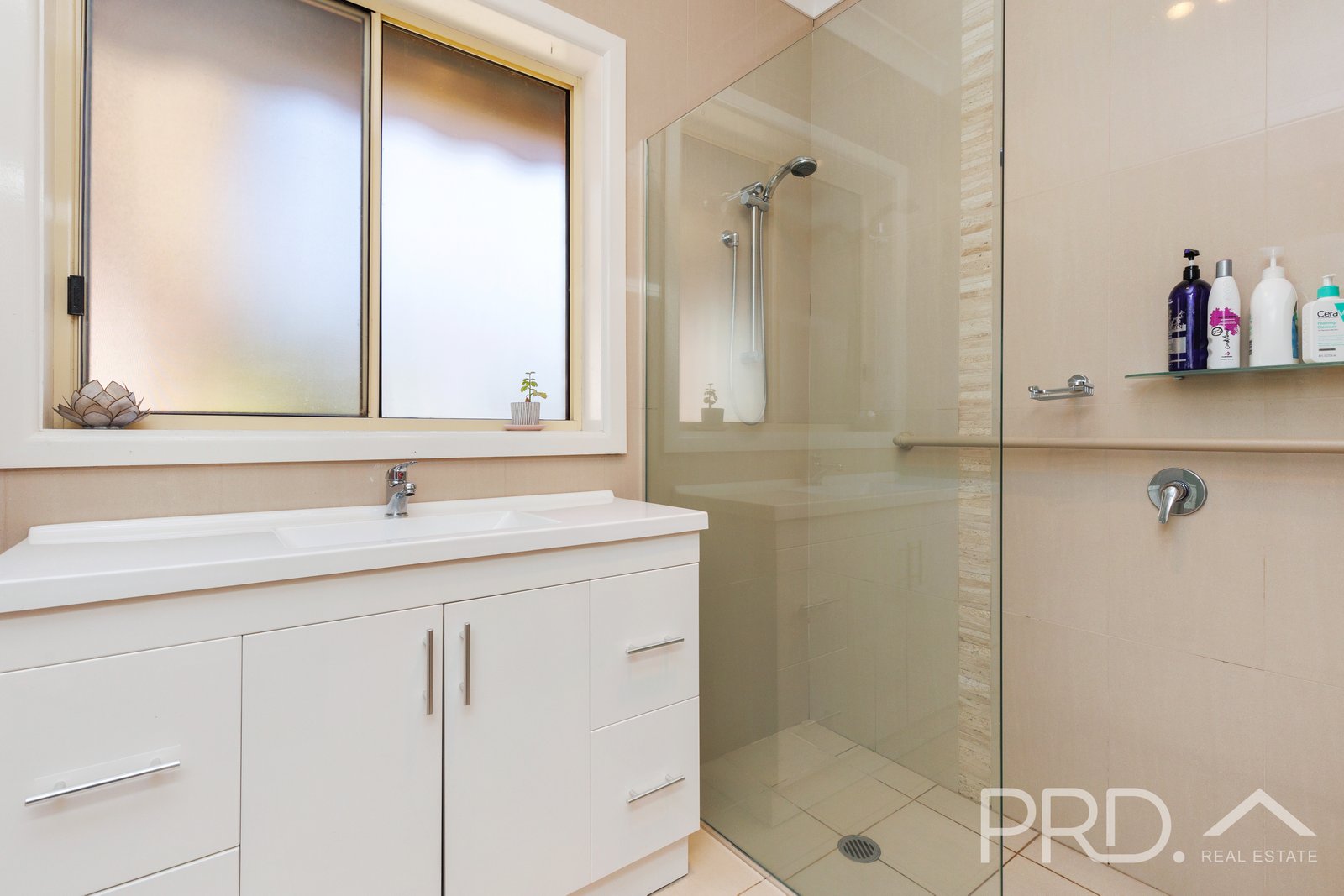 201 Capper Street TUMUT 8