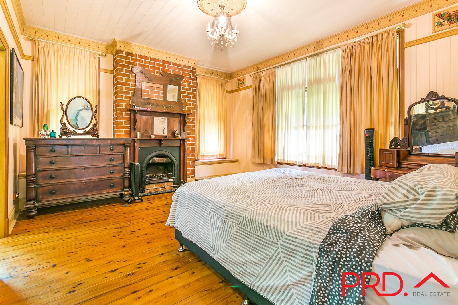 201 Stirling Road TAMWORTH 8