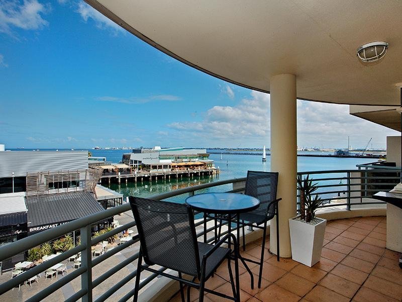 Gallery: 20/105 Beach Street