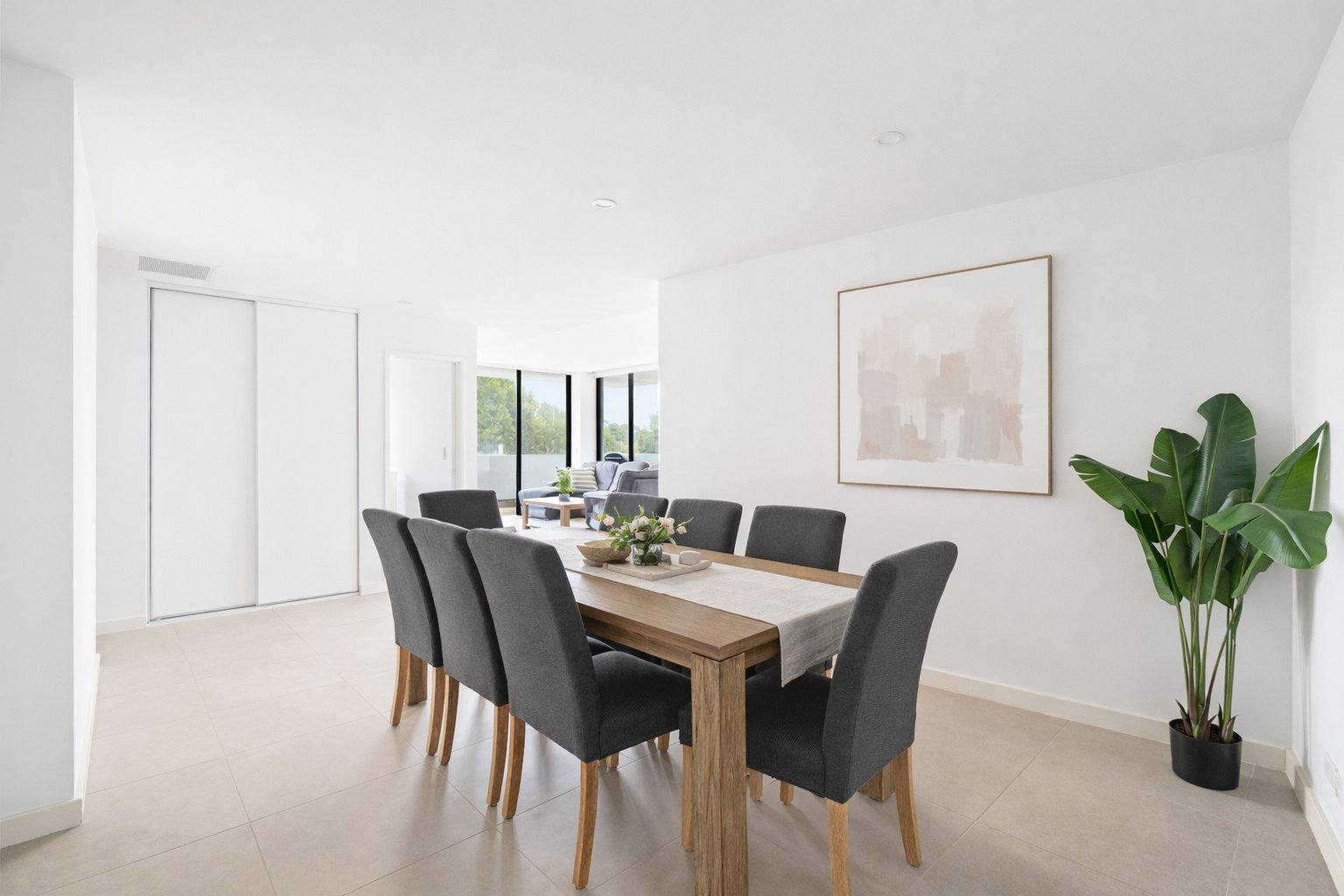 201/1 Madden Close BOTANY 4